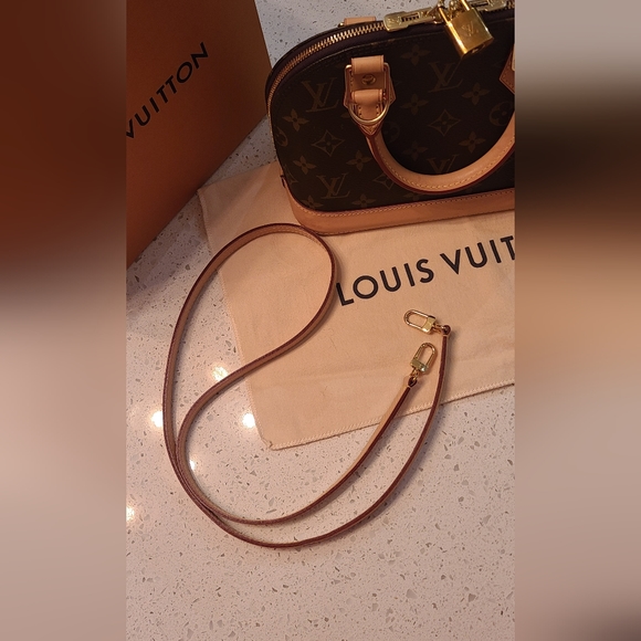 Louis Vuitton Bb Bag - Picture 3 of 9